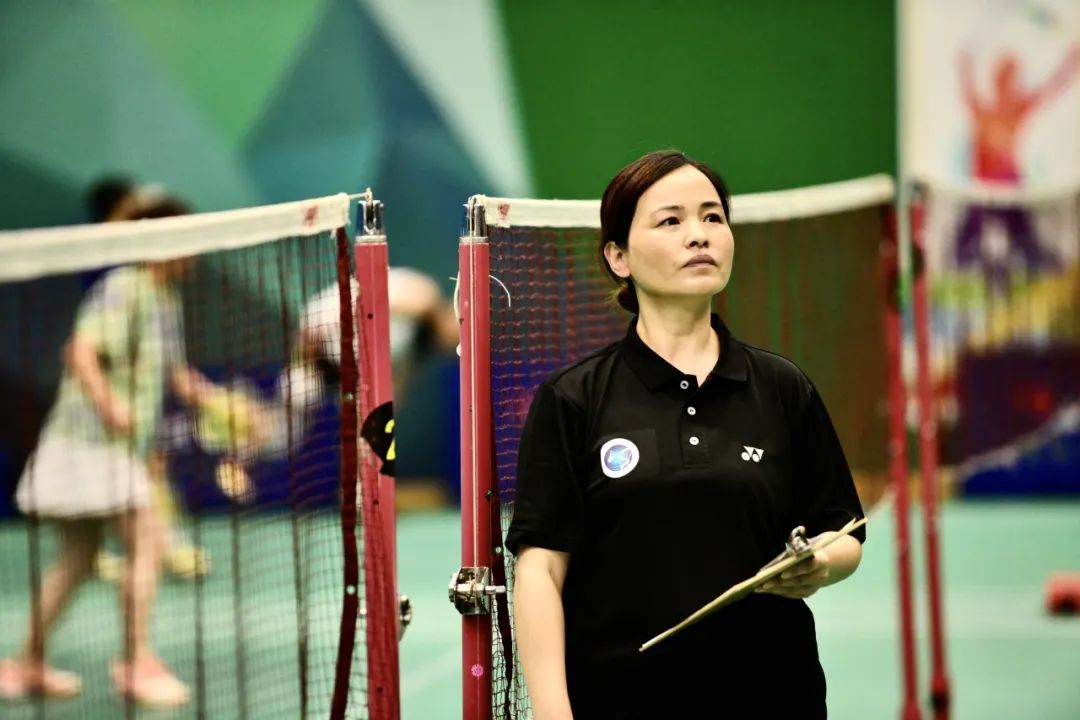 完美体育增进邻里友谊共享运动乐趣！宝山这里举行羽毛球比赛
