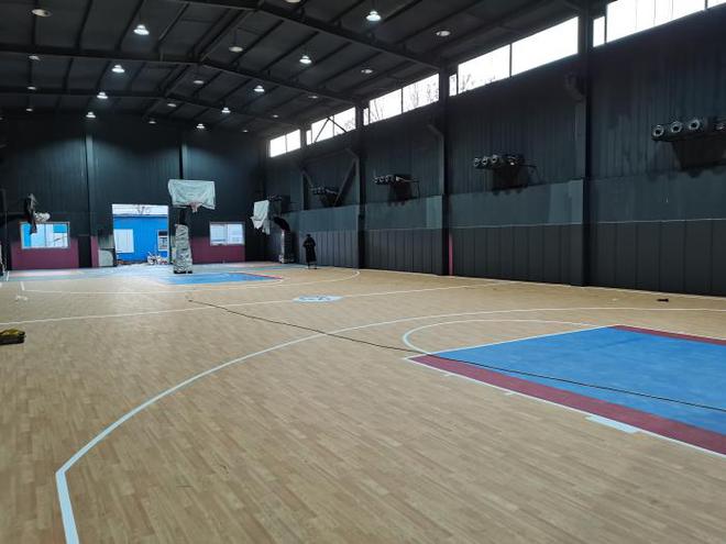 篮完美体育球场地胶打造高品质的运动场地(图4)