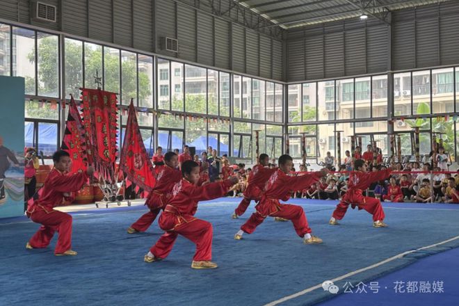 “武林高手”聚花都！第二届蔡李佛拳完美体育体育文化节成功举行(图4)