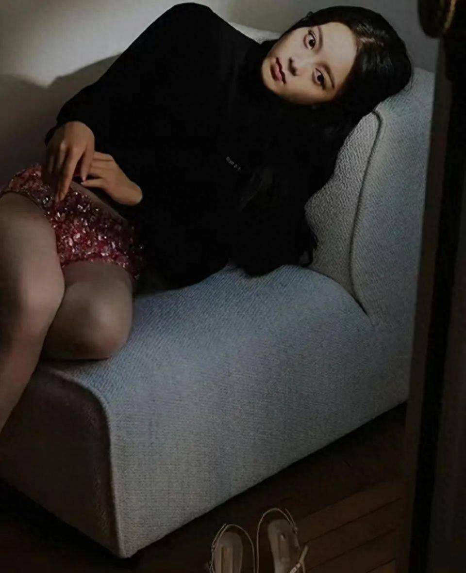 价值超4万的钻石内衣火爆！店主：内衣的材质是水晶和丝绸所以要选完美体育(图6)