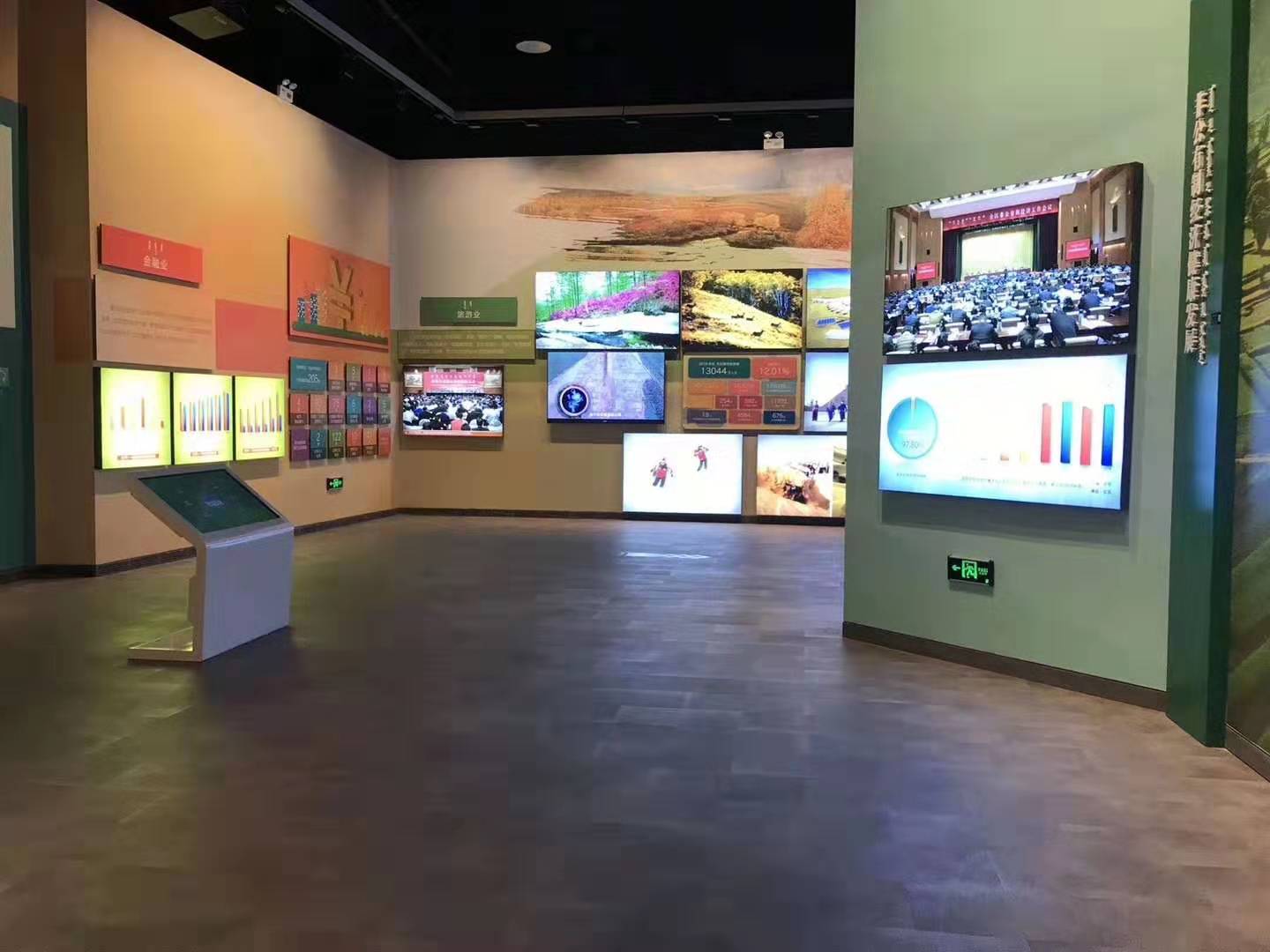 河北_厚舍建材_塑胶地板厂家_河北塑胶完美体育地板批发行业网站